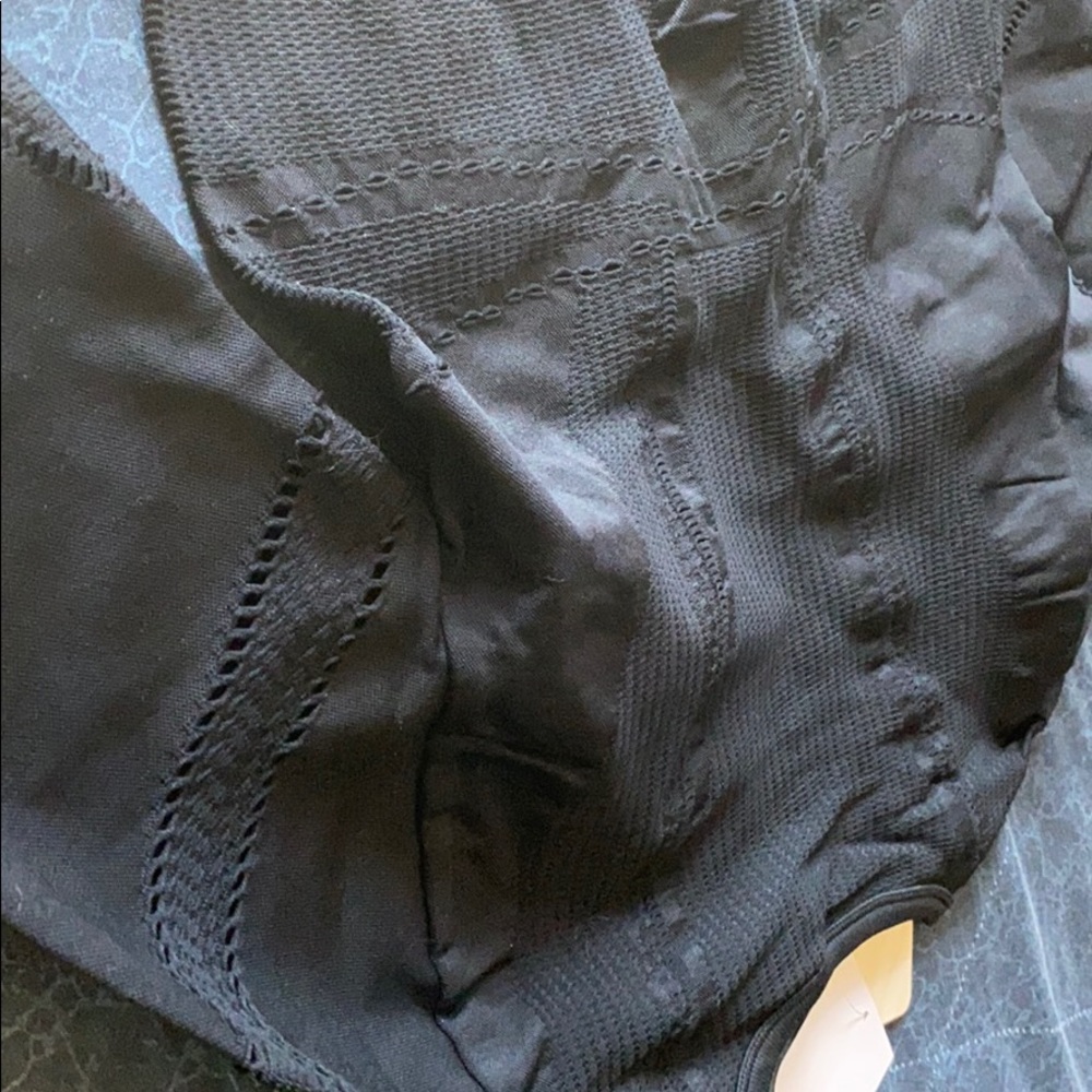 Mesh workout top - Picture 3 of 3
